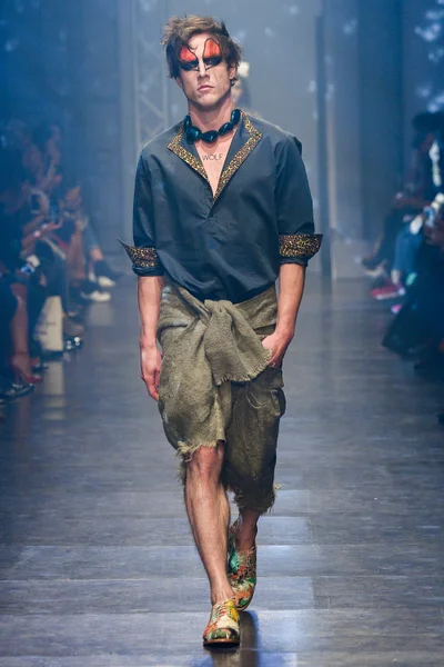 Look 2